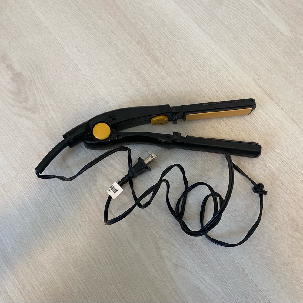 Conair Black & Yellow Ceramic Hair Straightener